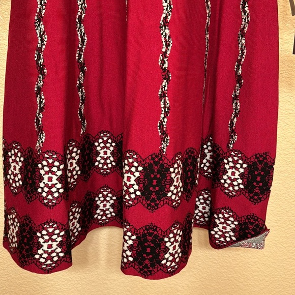 Xlarge Taylor Red knit dress with abstract snowflake design. Never worn. - Picture 10 of 10